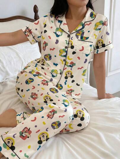 Disney 2件套怪兽公司卡通印花舒适缎面休闲纽扣上衣和松紧腰裤睡衣套装，女士款，面料柔软透气，适合所有季节。