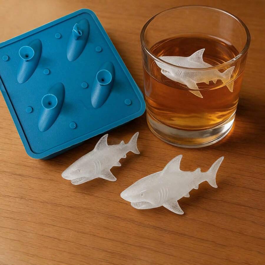 鲨鱼造型硅胶冰格，配有1个不粘托盘，内含4个隔间，可重复使用、可堆叠、柔韧且可拆卸，适用于冷冻、威士忌、鸡尾酒，是制作冰块、甜点、派对用品的理想之选，趣味十足，独特的鲨鱼主题新奇礼物。 - 彩色 - 查看 1