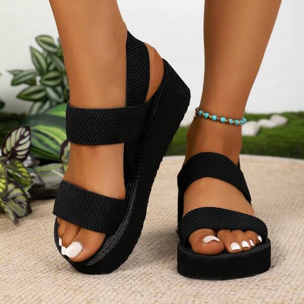 一双女士厚底凉鞋，夏季弹力带厚底拖鞋，时尚户外鞋和日常沙滩凉鞋