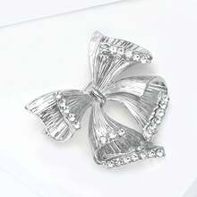 Exquisite Unique Luxurious Fashion New Butterfly Brooch Scarf Set, Jacket Dress Headscarf Accessories Zirconia Gold-Plated, Suitable For Daily, Vacation, Music Festival, Party, Mother's Day, Anniversary Gift - Silver - View 4