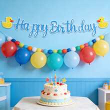 一套可爱的黄色小鸭主题生日彩旗，包含蓝色字母三角旗和黄色小鸭装饰，非常适合幼儿生日派对、洗礼和迎婴派对。 - 彩色 - 查看 1