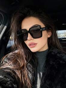 1副新款时尚方形镜框女士眼镜，奢华大镜框百搭时尚眼镜 - 黑框黑灰片 - 查看 2