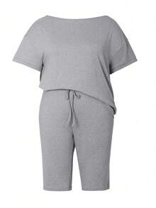 Bộ đồ nữ cỡ lớn gồm áo tay ngắn lệch vai dáng rộng và quần short đạp xe có dây rút, màu trơn, phù hợp mặc hàng ngày, dự tiệc sinh nhật, đi học, đồ cơ bản đa năng, mặc ở nhà, đi làm, công sở, trang phục mùa hè thanh lịch - Màu Xám nhạt - Xem 2