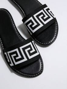 Sandalias planas casuales con estampado geométrico - Blanco y negro - Ver 3