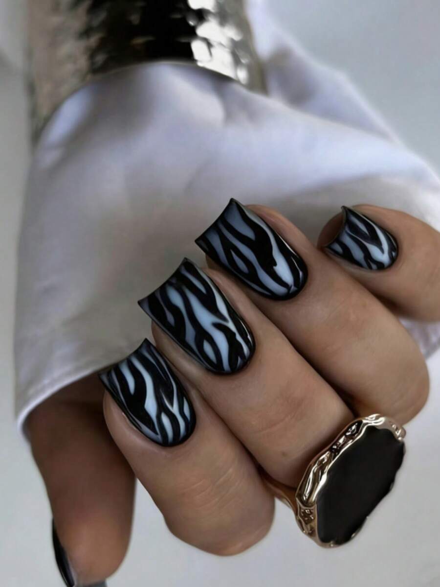 Black & White Zebra Print Nail Stickers, Stylish Long Lasting Nail Art Decals, High-End Black & White Zebra Pattern Nail Wraps, Influencer Same Style Brightens Hands - Navy Blue - View 1