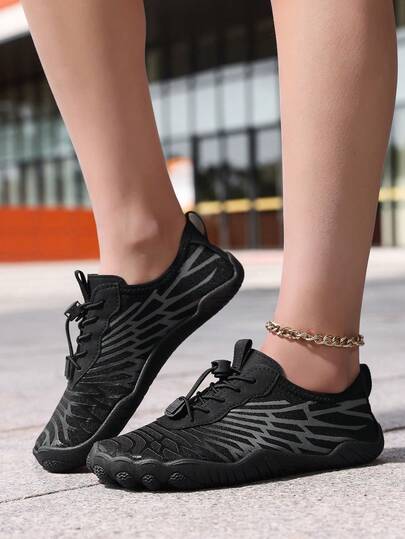 女士新款徒步鞋、涉水鞋、大码情侣徒步鞋