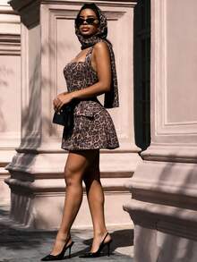 女士度假风露背豹纹迷你连衣裙，配围巾头巾装饰，性感迷人，适合派对、约会、度假、婚礼等夏季场合。 - 咖啡棕 - 查看 5