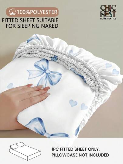 1 pieza Sábana ajustada con estampado de lazo azul claro, funda antipolvo, cubrecama para el Día de San Valentín, apto para todos los tamaños de cama - individual, doble, queen, suave y transpirable, se ajusta a colchones de hasta 30 cm de grosor