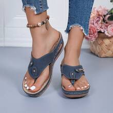 PWIIMG Women's Retro Flip Flops, Metal Buckle Decor Beach Holiday Slippers, Versatile Casual Sandals - Blue - View 6