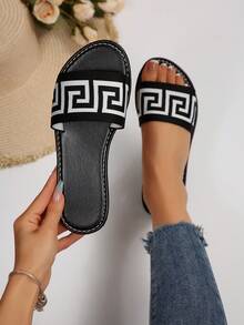 Sandalias planas casuales con estampado geométrico - Blanco y negro - Ver 5