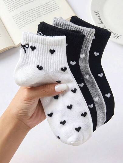1/5 双女士随机爱心蝴蝶结纯色时尚低帮袜，柔软舒适透气，四季皆宜，可爱学院风休闲运动袜，适合日常户外穿着