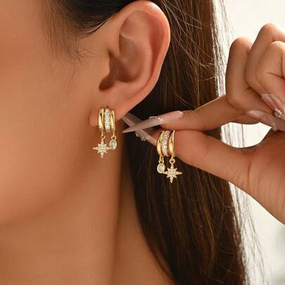 1 Đôi bông tai thiết kế hình tròn độc đáo, mặt dây chuyền hình ngôi sao và giọt nước tạo điểm nhấn tinh tế, được làm thủ công bằng kim đồng mạ vàng đính đá Zirconia, phù hợp để đeo hàng ngày và dự tiệc.