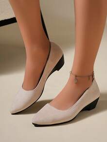 欧码经典纯色米色女士尖头中跟鞋 - 纯色低帮软底坡跟一脚蹬鞋 - 黑色高跟鞋 - 升级版优质柔软材质 - 尖头设计不易滑脱 - 厚底中跟防滑尖头一脚蹬鞋 - 经典百搭 - 米色 - 查看 6