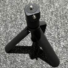 子弹时间旋转手柄，适用于 Insta360 X5/X4/X3、OSMO Pocket 3，360°旋转手柄，1/4英寸螺纹，承重6磅，紧凑型自拍杆兼桌面三脚架 - Tripod Handle - 查看 7