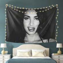 Megan Fox Tapestry - Horizontal Wall Hanging, No Electricity Needed, Polyester Fabric, Perfect For Living Room, Bedroom, Office, Party Decor, Ideal Birthday Or Valentine'S Gift, Party Decoration |   Bold Statement Piece |   Polyester Tapestry, Room Decor - Nhiều màu - Xem 7