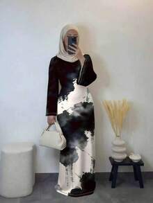 Women's Elegant Flowing Arabic Robe, Ombre Print, Flared Sleeves, Round Neck Knit Long Kaftan Robe - Black - View 3