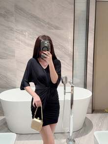 月光之夜手袋 - 新款复古奢华钻石链条迷你手提包，魅力派对包，优雅鳄鱼纹压花手拿包，专为精致女士设计。适合派对、婚礼、盛大晚宴和正式场合，完美搭配派对礼服、晚礼服和亮片服装。也是新年出行的理想之选，与女士派对礼服相得益彰，是派对的最佳选择。无法装下手机。 - 金色 - 查看 11