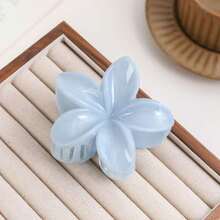 1pc New Candy-Colored Floral Design Hair Claw Clip, A Type Of Hair Claw, Available In Soft Pink, White, And Light Blue, Featuring 3D Floral Petals, Delicate And Sweet Style, Suitable For Half-Up, Bun Hairstyles, Ideal For Daily, Vacation Wear, Especially Suitable For Girls With Thick Hair - Blue - View 4