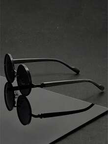 1 Pair Of Women's Lightweight Metal Frame Sunglasses, Made Of Metal, With UV400 Ultraviolet Protection, Modern Minimalist Style, Perfect For Taking Selfies - Black - View 4