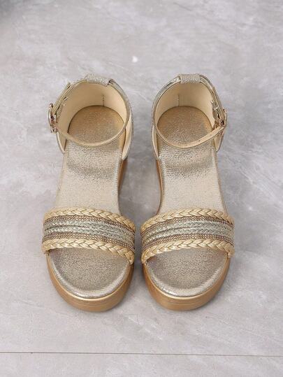 1双儿童高跟凉鞋，编织鞋面，金色亮片，水钻吊坠，儿童厚底凉鞋，露趾，踝带公主凉鞋，适合日常上学、周末郊游、生日派对、节日演出等场合。