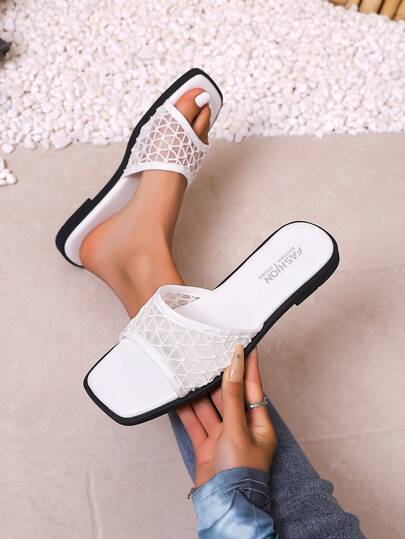 Women's Bowknot Mesh Hollow Out Decor Straw Flat Sandals, Comfortable Minimalist Design For Vacation, Beach, Home, Daily Wear, Summer White Woven Open Toe Slippers