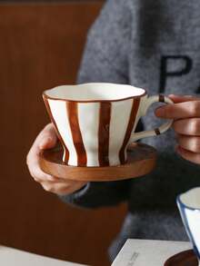 1pc Vintage Striped Ceramic Mug, Elegant Coffee Cup For Home Use, Suitable For Water, Milk, Oatmeal, Tea, Juice, Breakfast, Coffee, Beverages, Applicable For Cafe, Home, Restaurant, Party, Office, Father's Day, Mother's Day, Gift For Friends, Boyfriend/Girlfriend, Family, Teachers, Coworkers, Halloween, Christmas - Multicolor - View 5