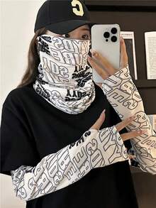 1 Set modische Buchstabenmuster zufällige Eisseide Sonnenschutz Gesichtsmaske + Eisseide Armstulpen, Unisex UV-Schutz Armstulpen, atmungsaktive Halsmaske Gesichtsmaske, geeignet für Sommer tägliche Outdoor-Aktivitäten, atmungsaktiv und nicht schweißtreibend - Verschiedenfarbig - Übersicht 6