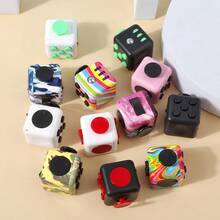 1个 - 2026新款1.30英寸方形成人减压魔方，带挂孔，无限魔方玩具，适合作为生日礼物、圣诞礼物、节日礼物、完美礼物或精美礼品。 - 彩色 - 查看 4