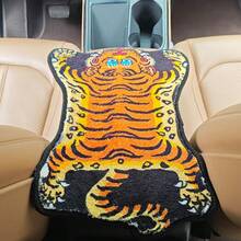 1 pieza Alfombrilla para la consola central y reposabrazos del coche con estampado de tigre, de felpa suave de cachemira sintética universal a prueba de polvo para protección interior - tigre - Ver 13