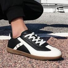 Spring Men's New Casual Sports Board Shoes, Lightweight And Soft Soled German Training Shoes - Black and White - View 4