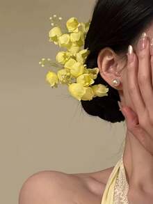 1pc 2026 New Early Spring Floral Hair Clip, Vacation Style Photo Prop - Yellow Lily Of the Valley Flowers - View 3
