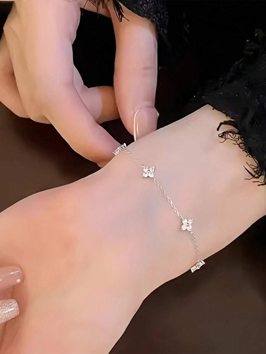 Bohemian 18k Golden-Plated Fashionable New Mini Flower Pendant Bracelet Chain Suitable For Women's High-End Jewelry Gifts Luxurious Daily Matching - Silver - View 1