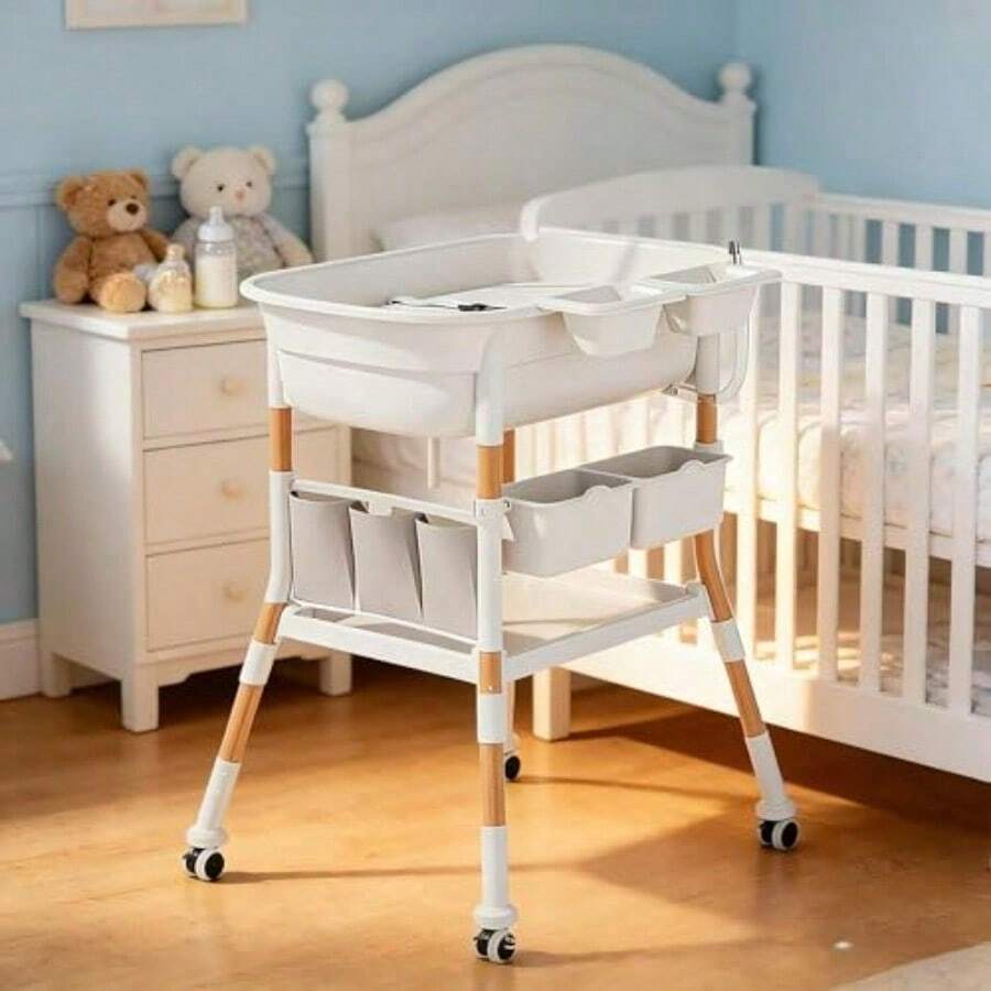 Cambiador para Bebe Bañera para Bebe Alta Impermeable Portátil con Ajustable en 3 Alturas Cojín 4 Canasta de Alenamiento 3 Bolsa de Alenamiento 360°Ruedas 77 * 66 * 96cm - Gris - Ver 1