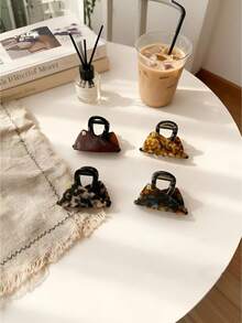 Retro Tie Dye Heart-Shaped Medium Hair Claw Clip, Versatile Hair Claw For Ponytail, Adds Volume - Multicolor - View 2