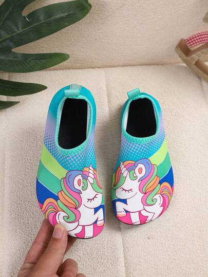 1 Pair European And American New Style Kids Casual Rainbow Unicorn Print Aqua Shoes, Children's Shoes, Gradient Color Anti-Slip Soft Bottom Indoor/Outdoor Amphibious Shoes, Fashion Versatile Girls' Breathable Water Shoes, Girls' Classic Slip-On Quick-Drying Shoes, Suitable For Daily Indoor And Outdoor Water Activities