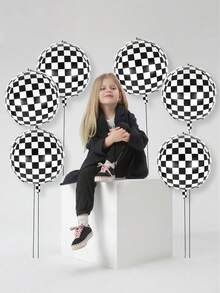 2/4/6 piezas Globos de coche de carreras a cuadros de aluminio, globos de coche de carreras a cuadros de 22 pulgadas 4D, globos a cuadros blanco y negro, decoraciones de fiesta de cumpleaños con tema de coche de carreras con cintas negras, adecuado para decoración de fiesta con tema de coche de carreras, baby shower - Multicolor - Ver 7