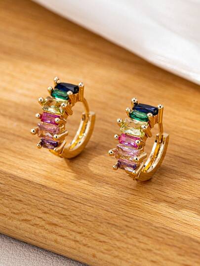 一对闪亮彩虹多色长方形立方氧化锆耳环 - 精致小巧的圆形设计，金色铜质耳环，适合女性佩戴，休闲或派对场合皆宜
