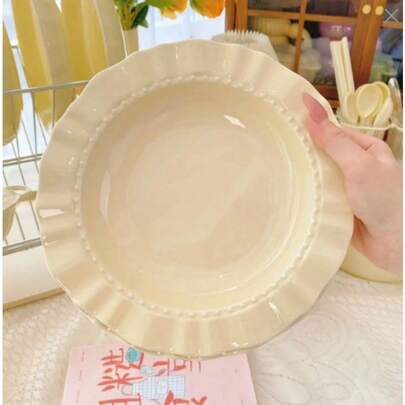 Bộ 1/2/4/6 chiếc đĩa nhựa ABS ren màu kem dễ thương 8 inch, đĩa tráng miệng, đĩa salad, đĩa ăn tối, đĩa trái cây hình nón dâu tây ren màu kem, khay phục vụ bữa sáng cho bàn ăn nhà bếp, có thể tái sử dụng, không vỡ, xếp chồng được, dùng được trong máy rửa chén, nhẹ, kiểu dáng tối giản hiện đại, thích hợp cho tiệc cưới, dã ngoại, cắm trại, khách sạn, quán cà phê, phục vụ thức ăn, đĩa khai vị, trang trí nhà bếp.