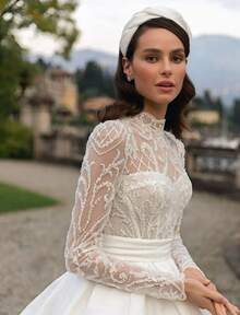 Elegant High-Neck Long Sleeve Wedding Gown In Timeless White Featuring Chic Lace Panels And Graceful A-Line Floor-Length Silhouette – Sophisticated Bridal Dress With Flowing Skirt And Refined Charm, Perfect For Weddings, Christmas Galas, Halloween Balls, Holiday Celebrations, Prom Nights, Birthday Events, And Special Occasions. Suitable As A Bridal Dress, Evening Gown, Formal Party Attire, Vacation Outfit, Dinner Ensemble, Graduation Dance Dress, Cocktail Party Dress, Bridesmaid Gown, Wedding Guest Attire, Anniversary Gown, Engagement Party Dress, New Year's Eve Gala Dress, And Festive Gathering Ensemble. Designed With A Flattering High Neckline And Delicate Lace Details For A Dreamy, Feminine Look That Captures Timeless Elegance. - 白色 - 查看 3