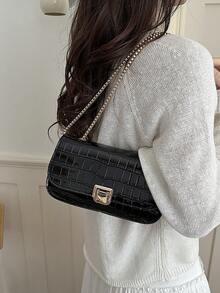 Túi đeo vai nữ có nắp gập, dây xích, họa tiết da cá sấu. - màu đen - Xem 3
