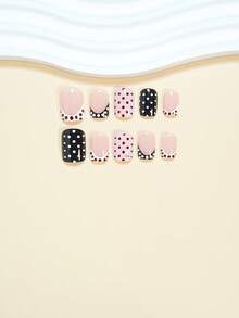 24片装短方形一次性美甲贴纸，优雅白、经典黑、时尚棕、白波点、浅粉、可爱粉，全覆盖式假指甲，包含1瓶指甲胶水和1个迷你指甲锉，适合女性和女孩，随机发货 - 粉色 - 查看 3