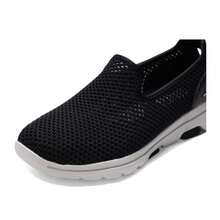 Skechers 女士休闲一脚蹬鞋，舒适日常户外运动鞋 GO WALK 5 通勤步行鞋 124163-BKW，春季款 - 黑色/白色 - 查看 7