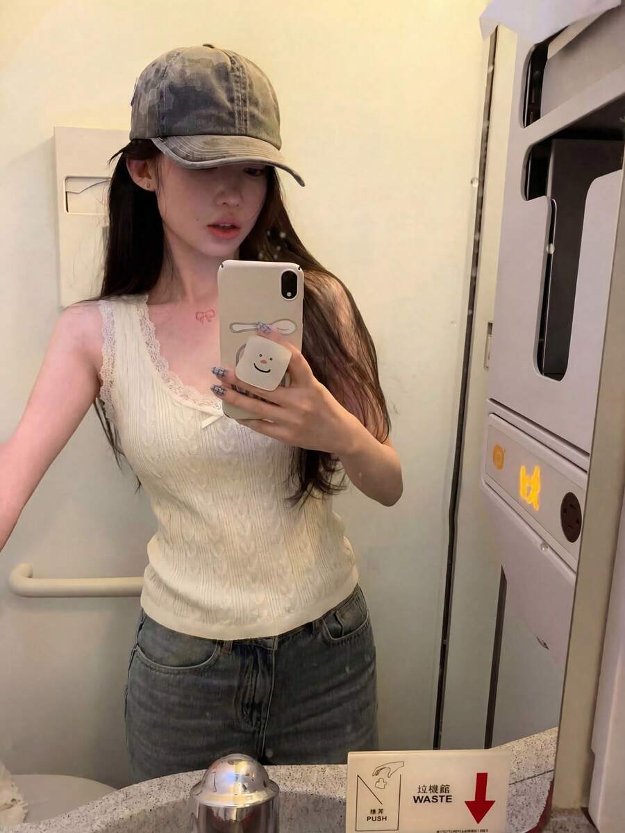 Sexy Lace Trim Fitted Camisole Top, Cropped Length With Bow Accent, Suitable For Casual Outings - Apricot - View 1