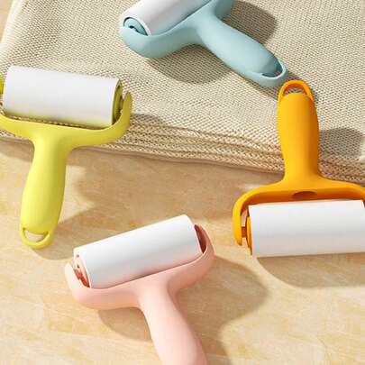 Bộ dụng cụ loại bỏ xơ vải mini, thiết kế bóc ra dễ dàng, bàn chải lăn nhỏ gọn thay thế để vệ sinh nhà cửa, cuộn giấy dính quần áo có độ bám cao. Dụng cụ loại bỏ xơ vải mini dùng trong gia đình, bàn chải lăn bóc ra dễ dàng. Dụng cụ vệ sinh, đồ dùng gia đình và chăm sóc cá nhân.