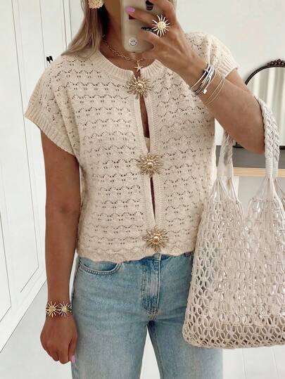 女士新款米色圆领装饰纽扣镂空短款罗纹针织毛衣，通勤时尚优雅休闲复古可爱Y2K风外出上衣，春夏秋季
