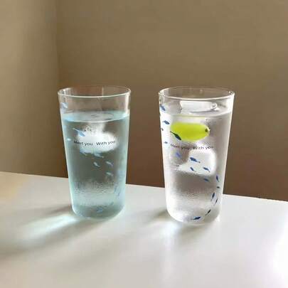 1 chiếc cốc thủy tinh tối giản chất lượng cao, dung tích lớn, thích hợp đựng nước ép, sữa, đồ uống, cà phê, nước lọc. Thích hợp sử dụng trong nhà bếp, nhà hàng phương Tây, quán cà phê, quán bar, phòng họp, văn phòng. Tuyệt vời để làm quà tặng hoặc sử dụng cá nhân.