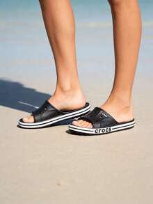 Crocs Beya-Ka 男女款休闲人字凉鞋，室内外舒适运动拖鞋，沙滩鞋，款式编号：205392-066 - 黑色 - 查看 1