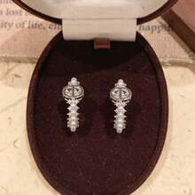 1 Đôi bông tai đính đá Zirconia hình chữ cái và ngọc trai, thiết kế kiểu Pháp sang trọng, thanh lịch dành cho nữ - Bông tai ngọc trai bảng chữ cái - Xem 7