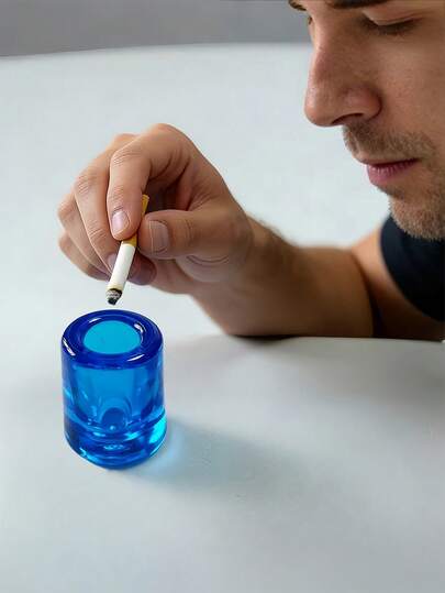 迷你烟灰缸三件套，便携式灭火器，中性桌面烟灰缸装饰，易于清洁，10秒自动熄灭，无需用水，便携式迷你烟灰缸，三色透明烟灰缸容器，适用于家庭和办公室，美观的烟灰缸，三件套彩色灭火器，客厅桌面装饰，男士专属空间必备