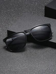 Unisex Retro Rectangular Plastic Black Sunglasses, Classic Style For Outdoor Travel Beach Vacation Casual Wear, Driving UV Protection - Black - View 3